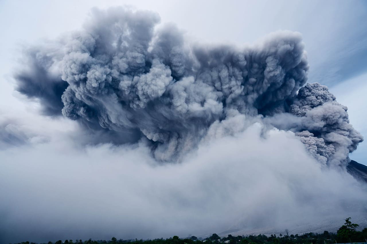 por qué las cenizas volcánicas son peligrosas para las aeronaves