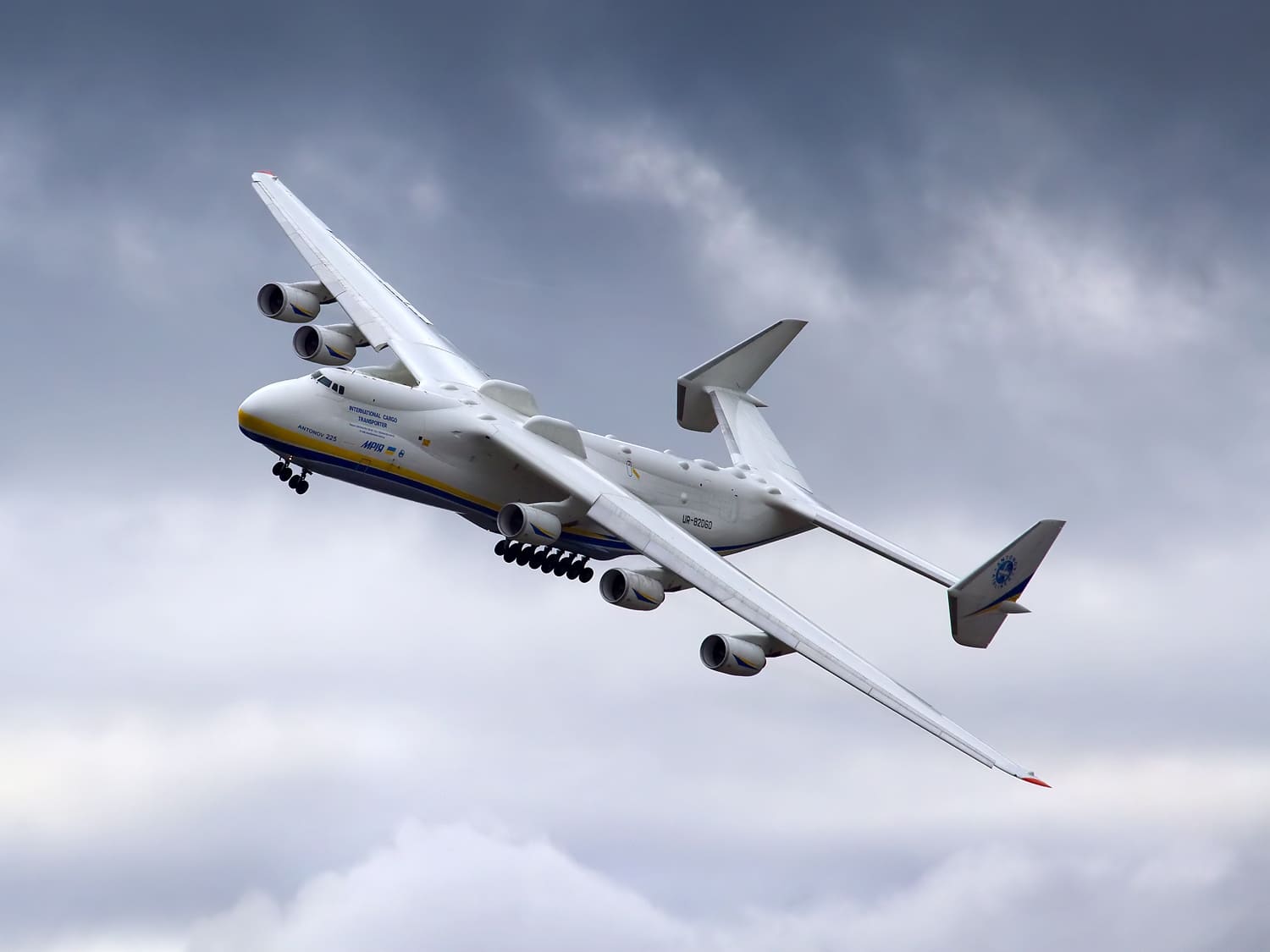 Antonov_An-225